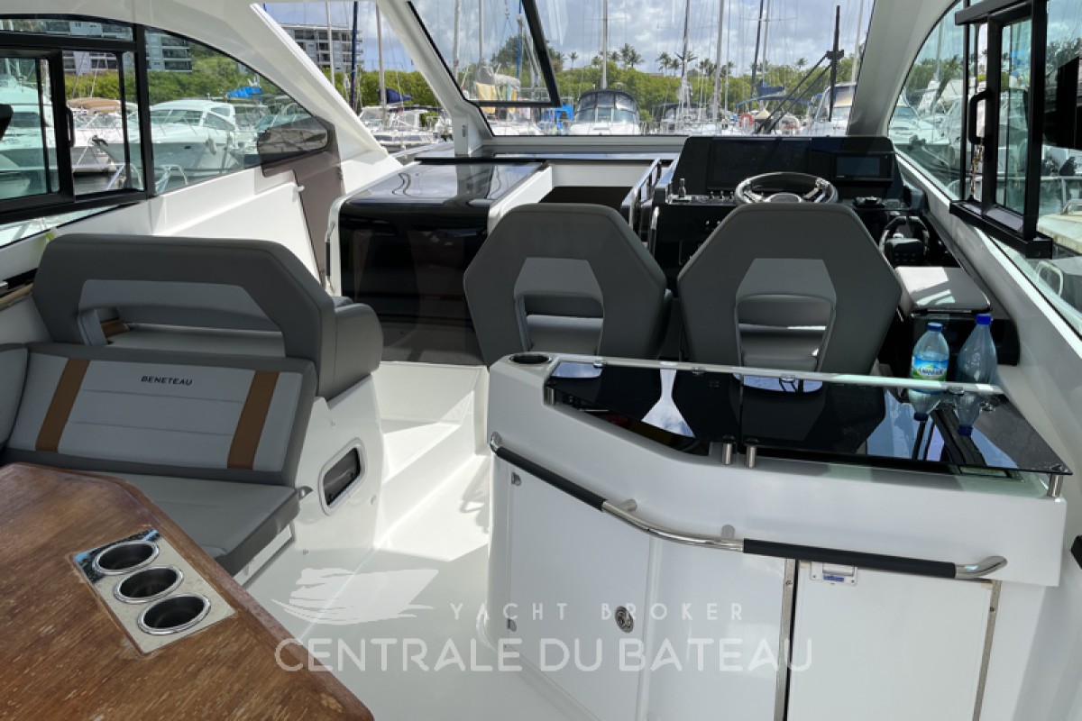 BENETEAU - GT 32 - thumbnail 6