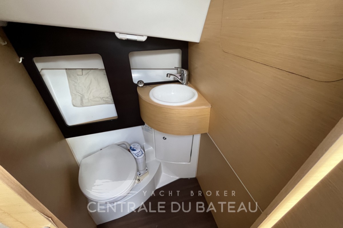 BENETEAU - FLYER 850 SD - thumbnail 14