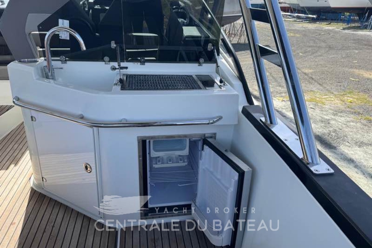 BENETEAU - FLYER 10 - thumbnail 6