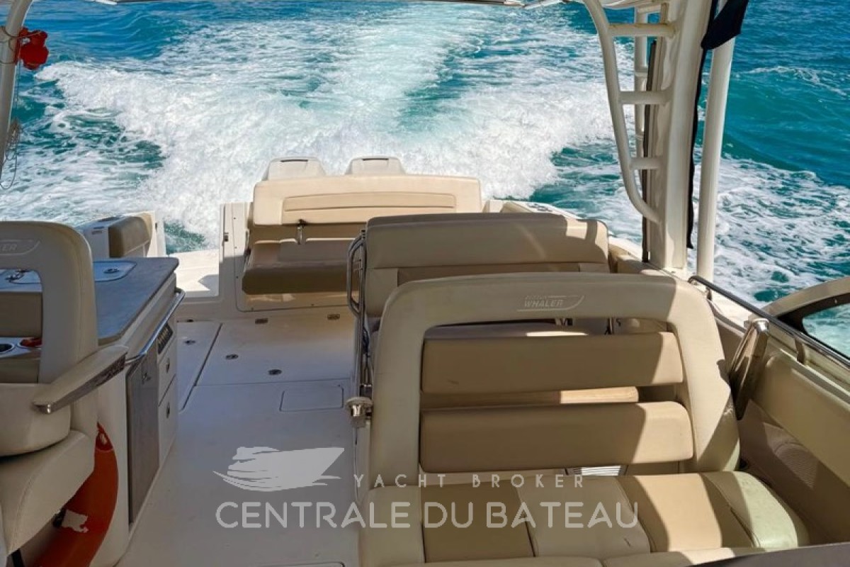 BOSTON WHALER - 320 VANTAGE - thumbnail 9
