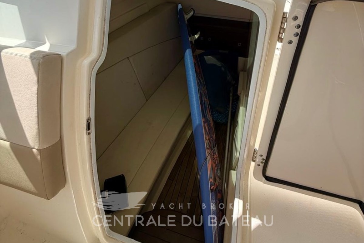 BOSTON WHALER - 320 VANTAGE - thumbnail 10