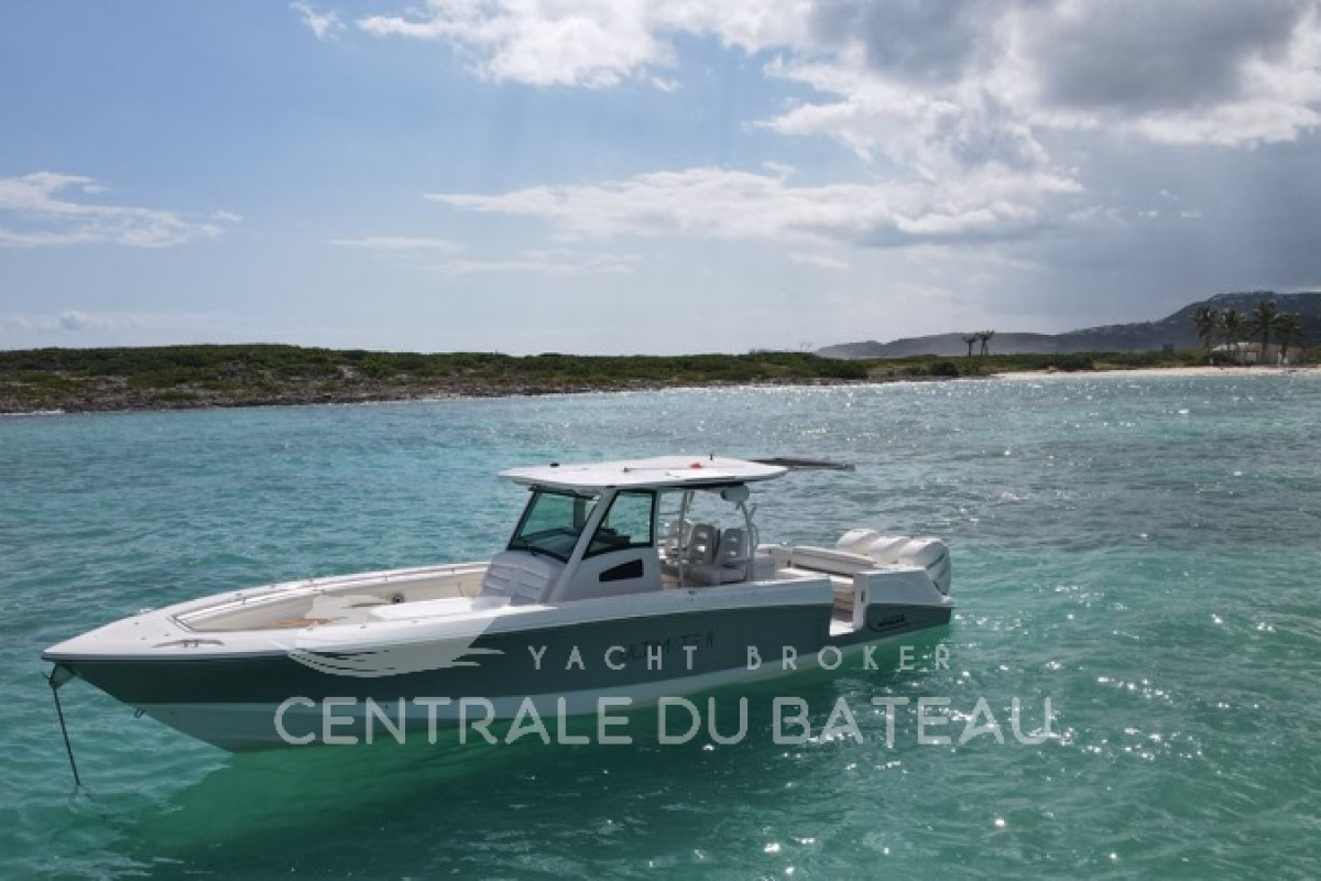 BOSTON WHALER - 370 OUTRAGE - thumbnail 3