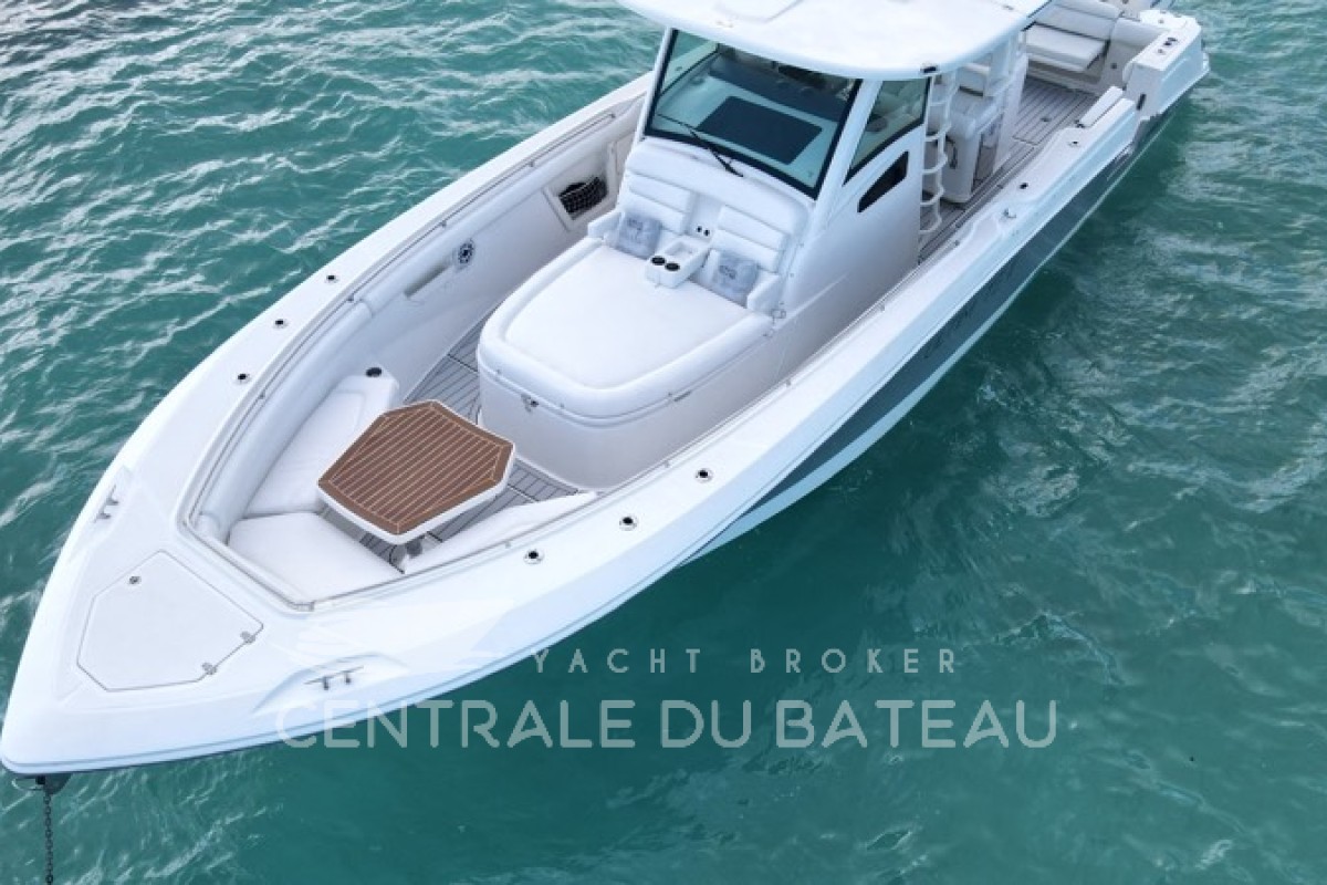 BOSTON WHALER - 370 OUTRAGE - thumbnail 5