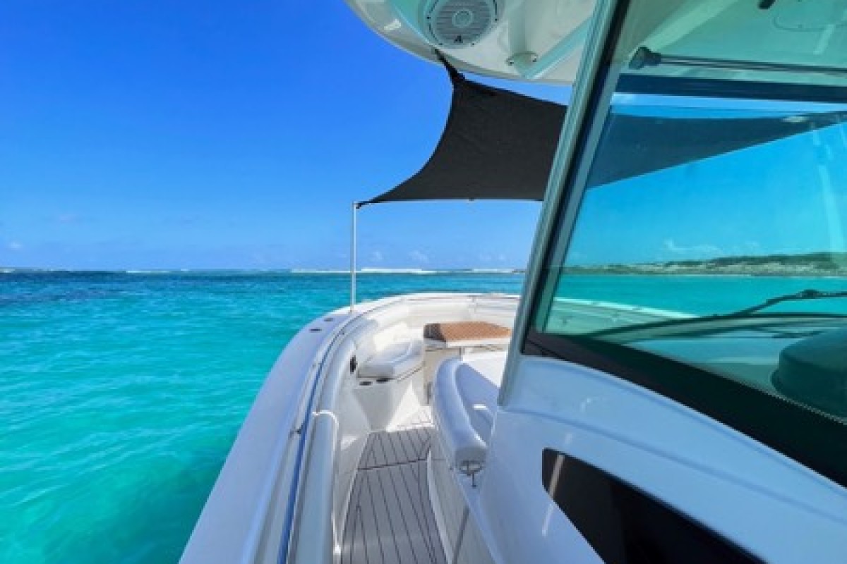 BOSTON WHALER - 370 OUTRAGE - thumbnail 11