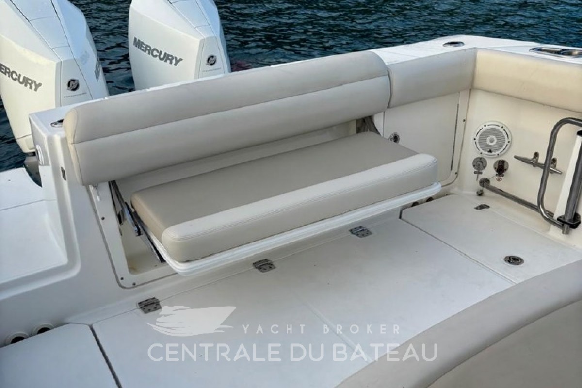 BOSTON WHALER - 330 OUTRAGE - thumbnail 9