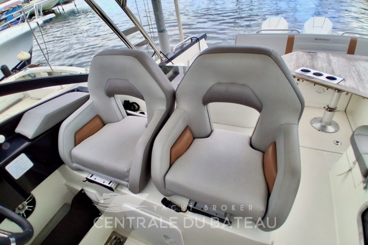 BENETEAU - FLYER 10 - thumbnail 8
