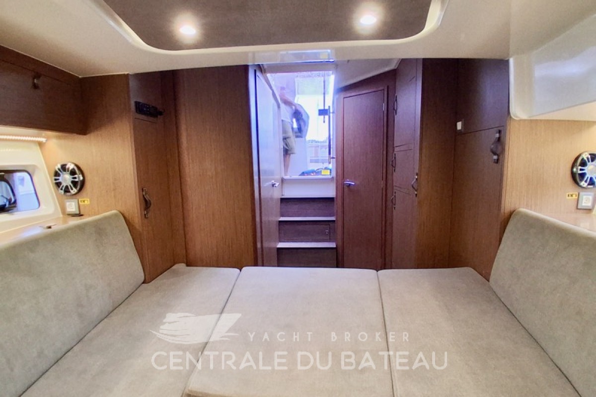 BENETEAU - FLYER 10 - thumbnail 11
