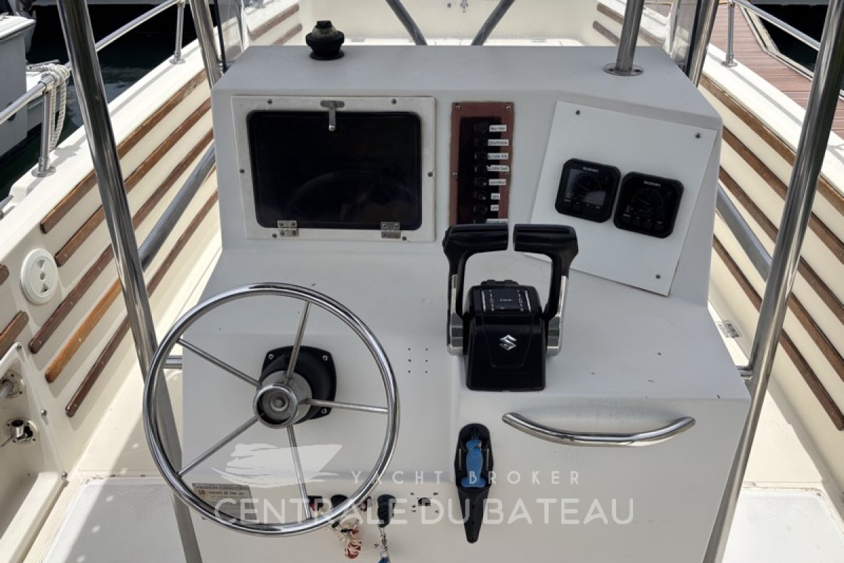 Poste de pilotage - Sea Cat 2550 - Centrale du Bateau