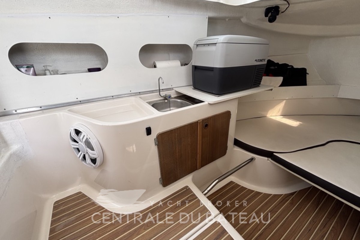 Meuble cuisine bateau Arvor 250 AS - Centrale du Bateau