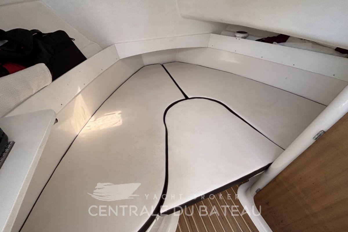 Couchage double cabine Arvor 250 AS - Centrale du Bateau