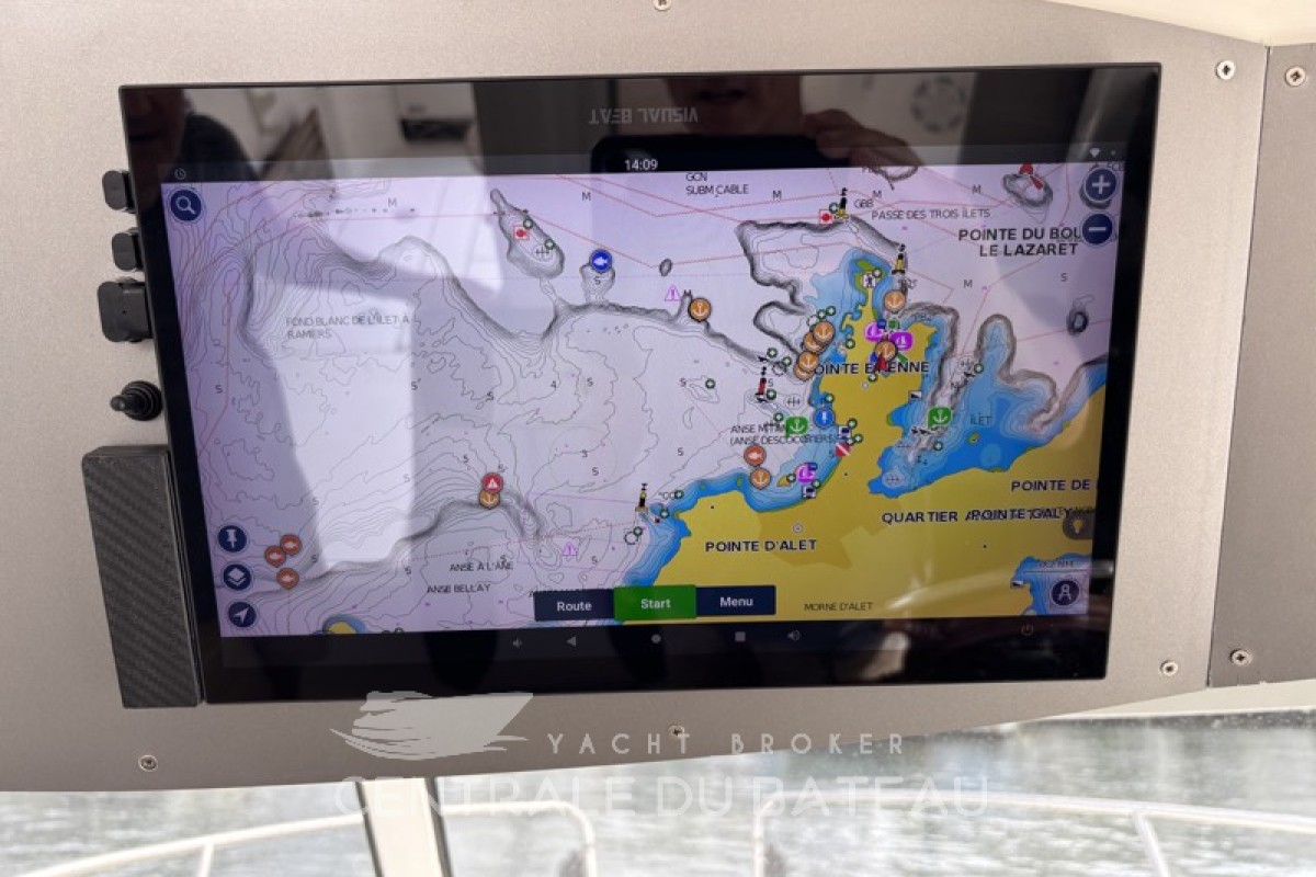 Tablette carte marine bateau Arvor 250 AS - Centrale du Bateau