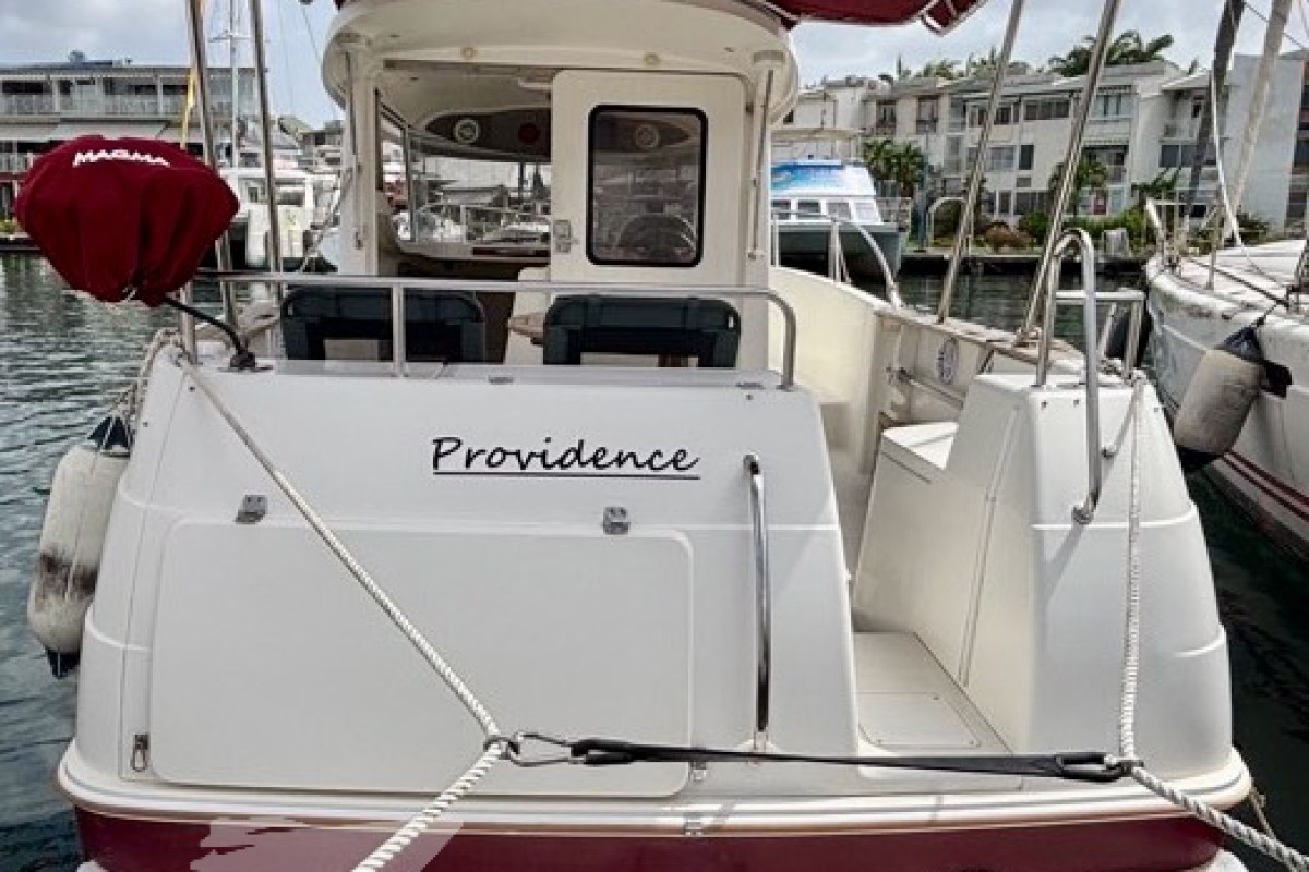 Vue arrière Arvor 250 AS - Centrale du Bateau