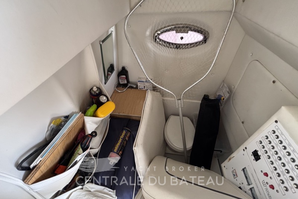Console avec WC marin Wellcraft 302 - Centrale du Bateau