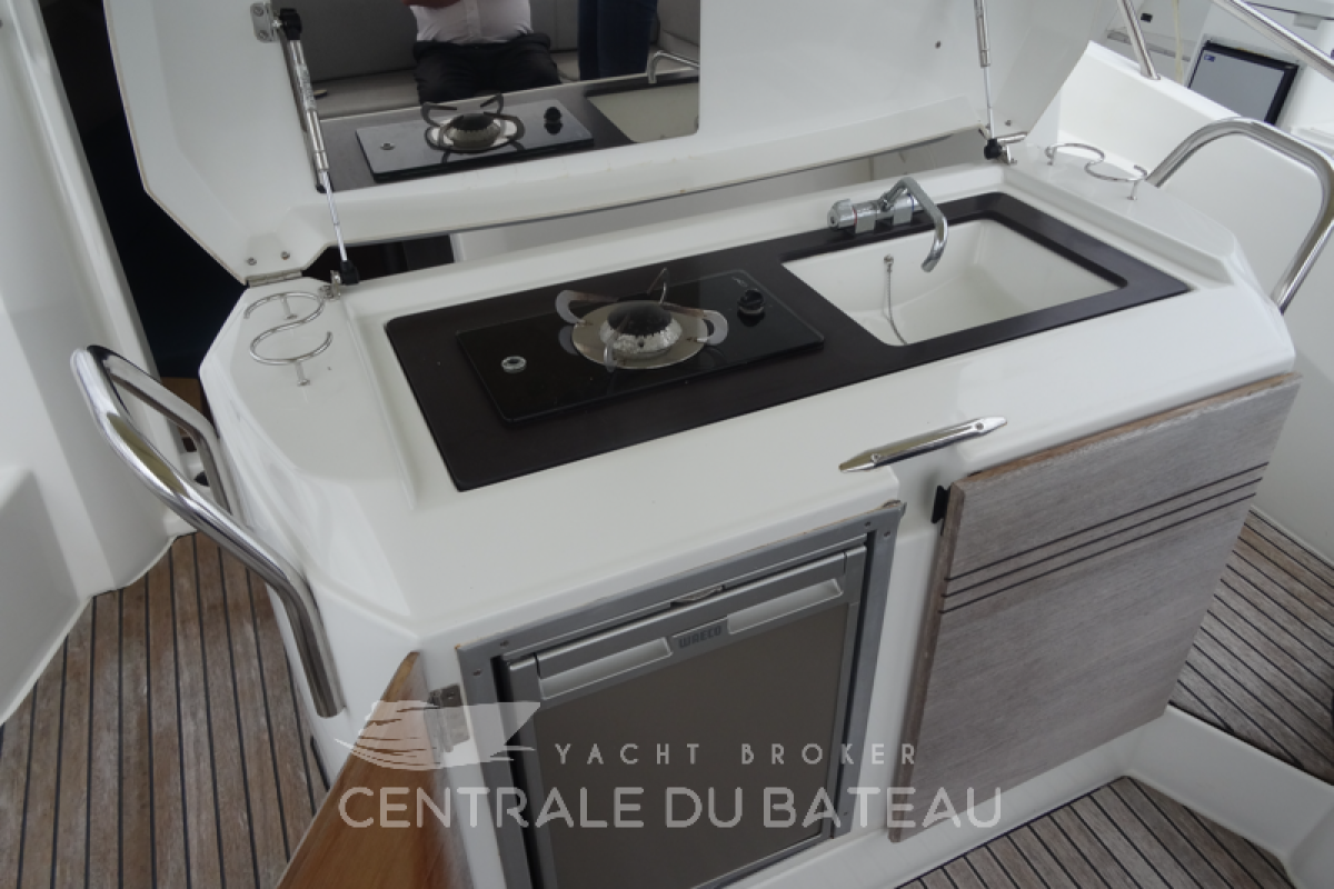 BENETEAU - FLYER 850 SUNDECK - thumbnail 5